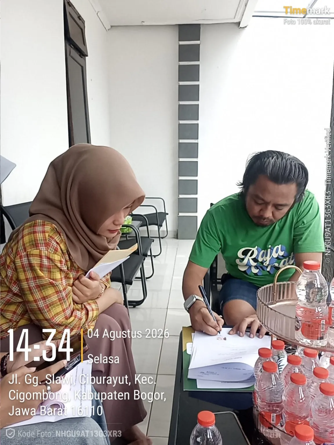 Dokumentasi tanda tangan transaksi The Halimun Salak